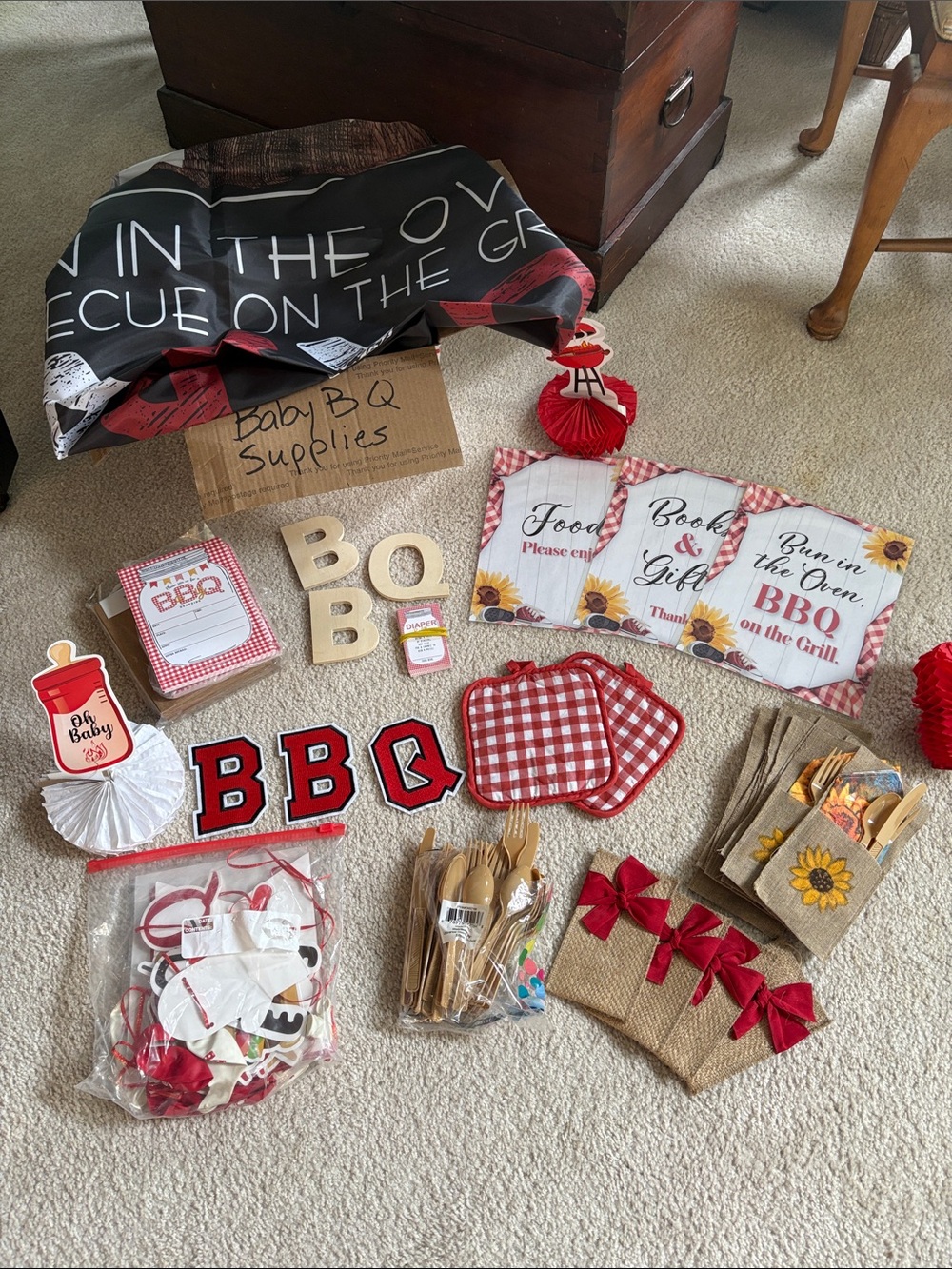 Baby Q Party Supplies Set